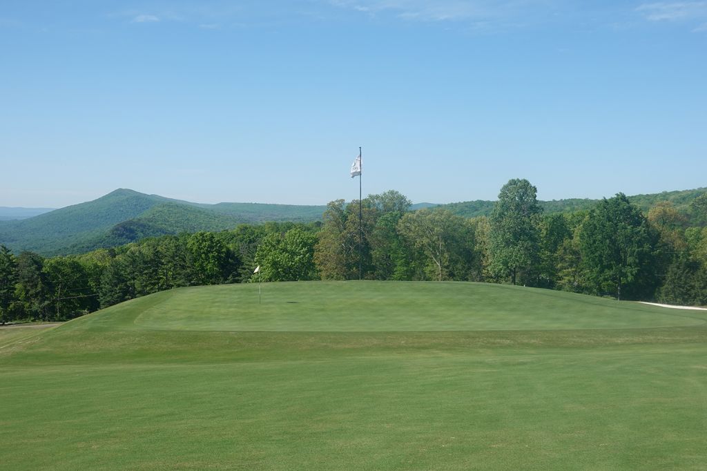 11th Hole at Lookout Mountain Club (418 Yard Par 4)